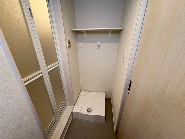 物件内観写真16　(洗濯機置場)