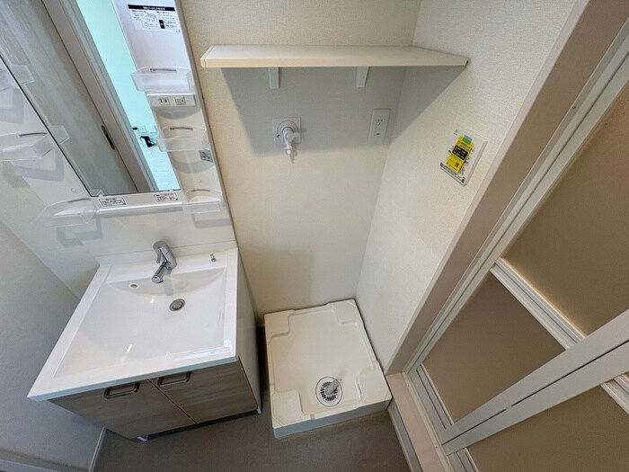 物件内観写真16　(洗濯機置場)