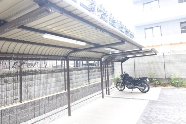 バイク置き場