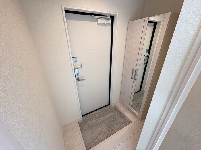 物件内観写真10　(玄関)