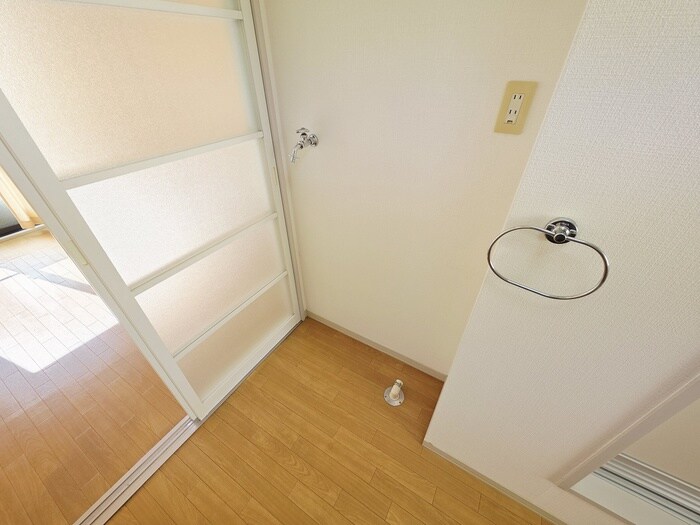 物件内観写真12　(洗濯機置場)