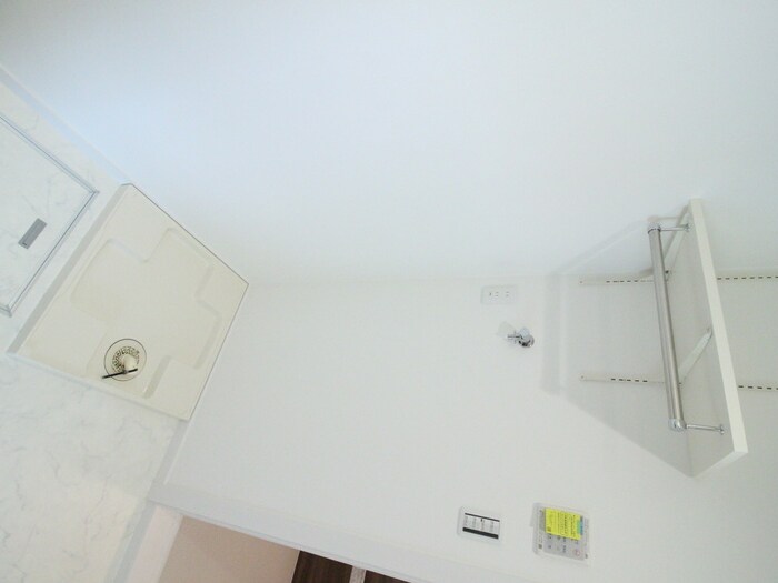 物件内観写真17　(洗濯機置場)