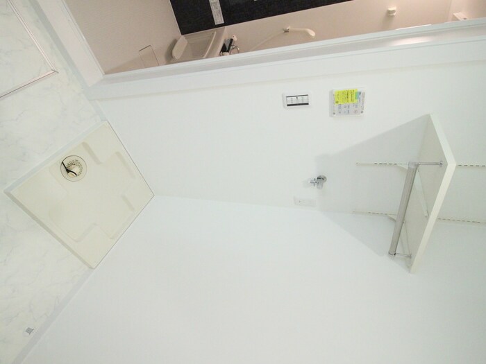 物件内観写真17　(洗濯機置場)