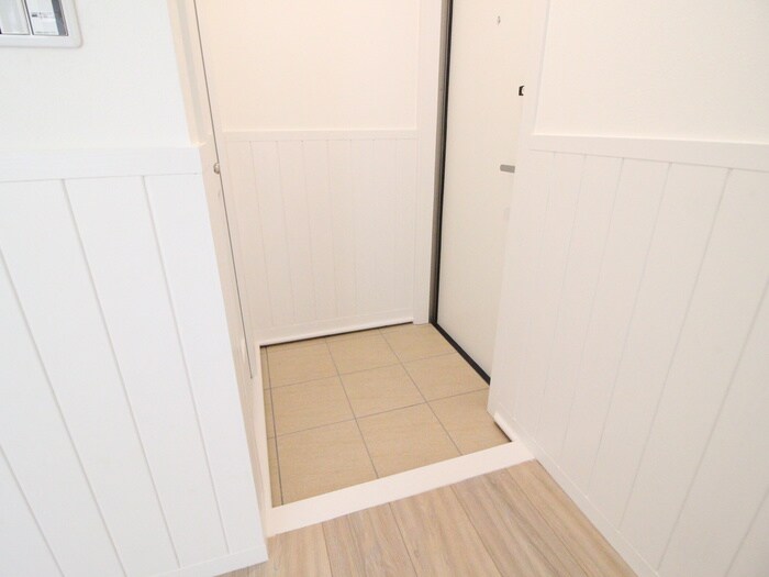 物件内観写真18　(玄関)