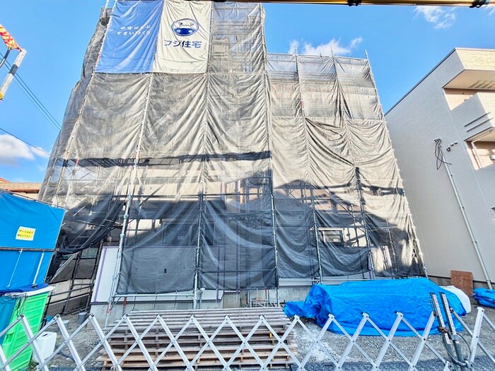 物件外観写真4　(建築中)