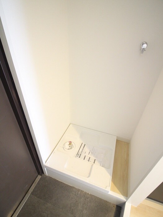 物件内観写真15　(洗濯機置場)