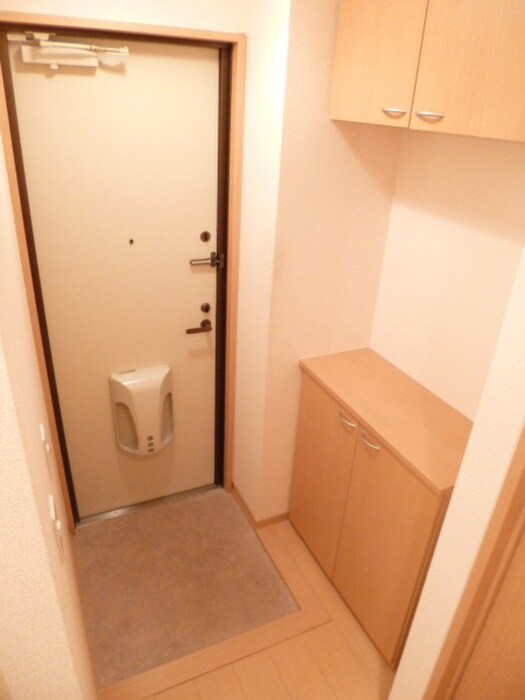 物件内観写真16　(玄関)