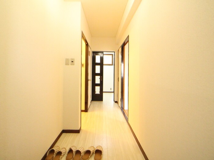 物件内観写真13　(廊下)