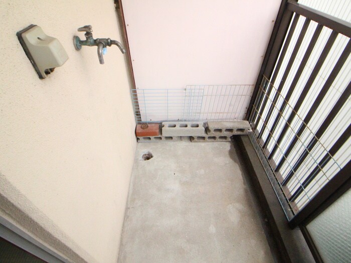 物件内観写真18　(洗濯機置場)