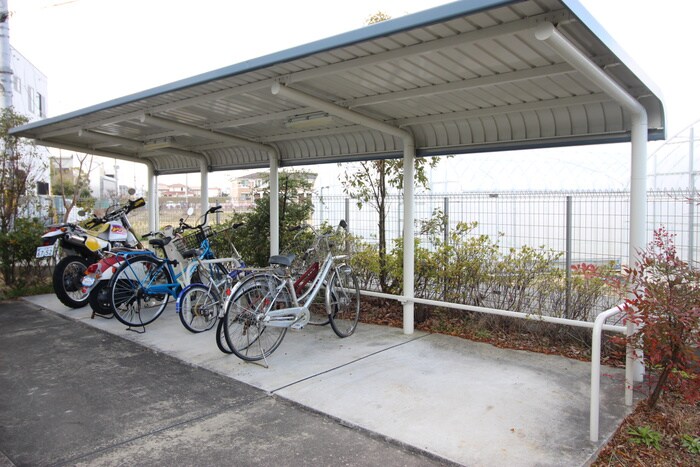 物件外観写真6　(駐輪場)