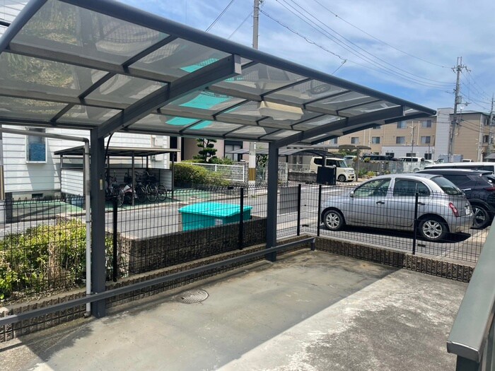 物件外観写真3　(駐輪場)