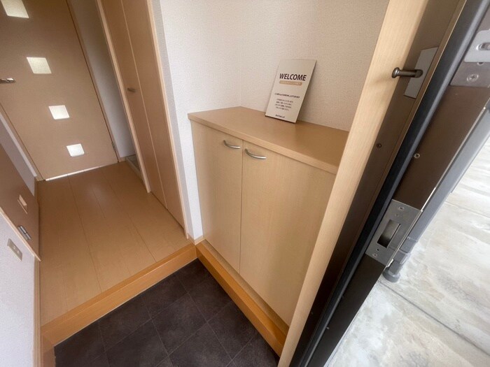 物件内観写真15　(靴箱)