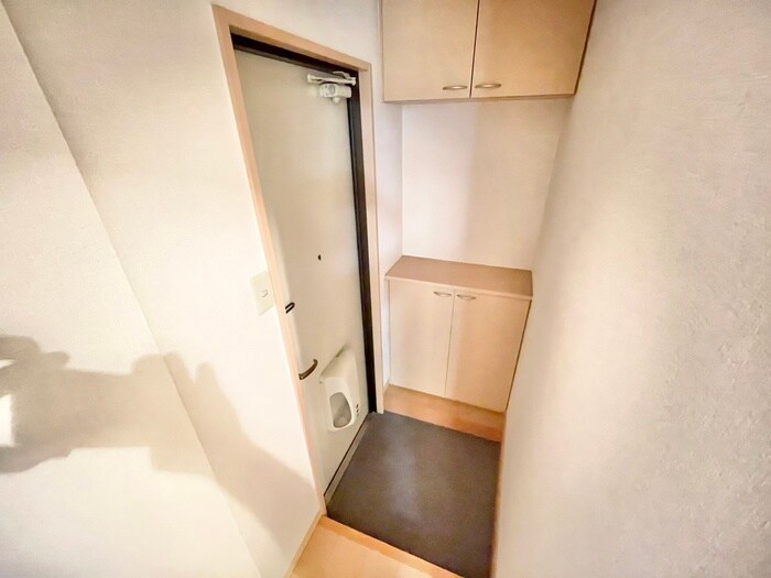 物件内観写真16　(玄関)