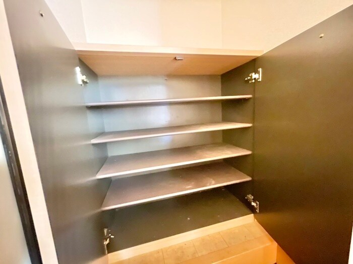 物件内観写真18　(靴箱)