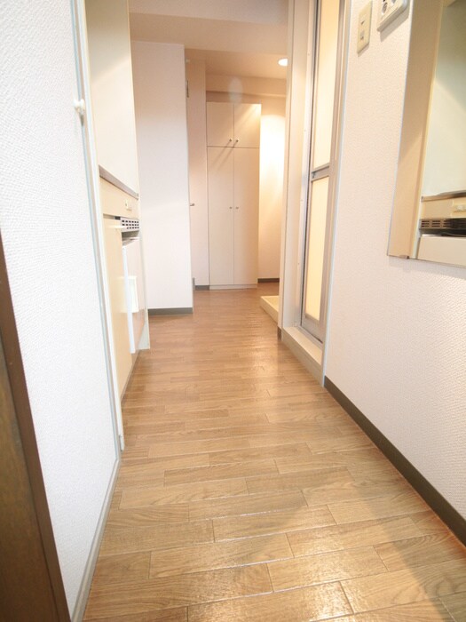 物件内観写真17　(廊下)