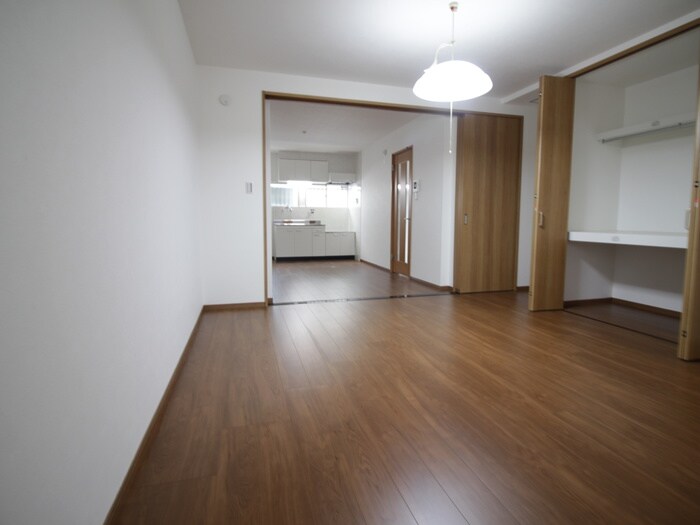 物件内観写真10　(居室)