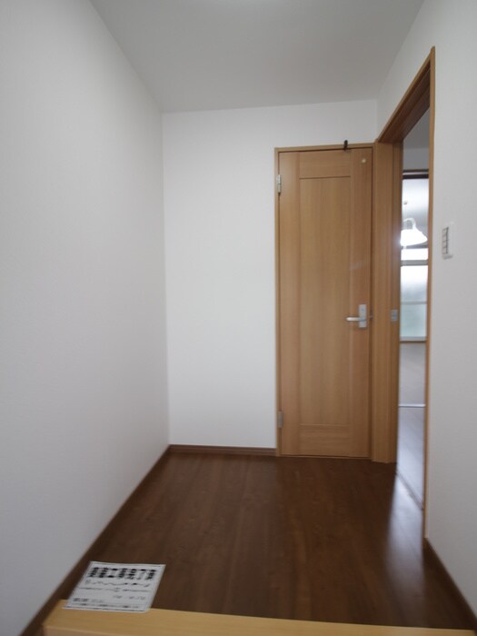 物件内観写真22　(玄関)