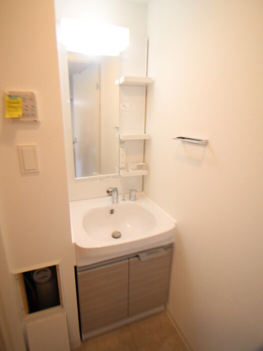 物件内観写真8　(洗面)