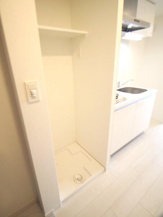 物件内観写真11　(洗濯機置場)