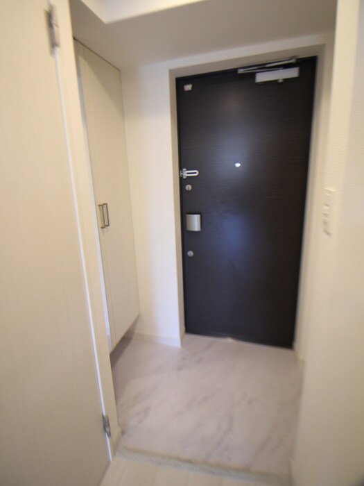 物件内観写真14　(玄関)