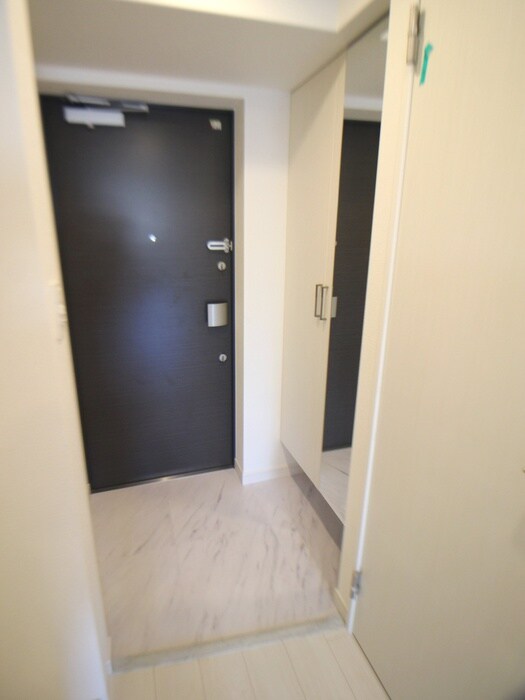 物件内観写真15　(玄関)