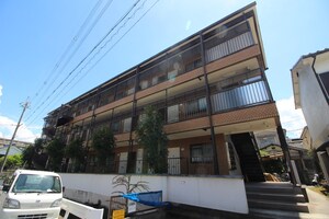 ハイツ日野外観写真
