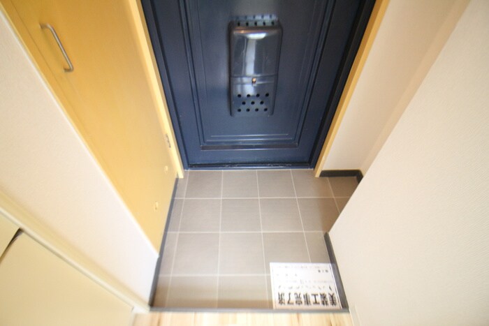 物件内観写真8　(玄関)