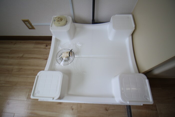 物件内観写真16　(洗濯機置場)