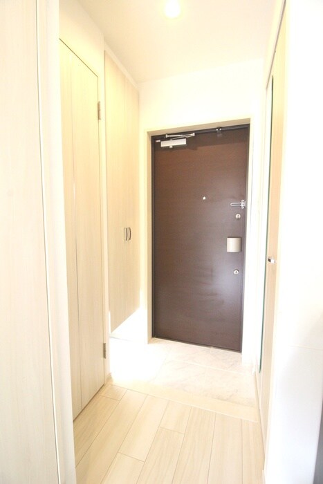 物件内観写真13　(玄関)