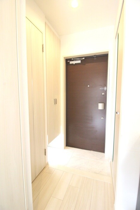 物件内観写真15　(玄関)
