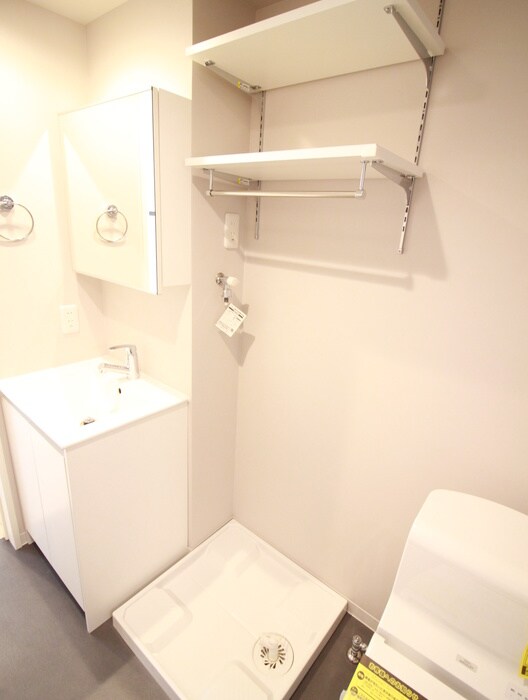 物件内観写真11　(洗濯機置場)