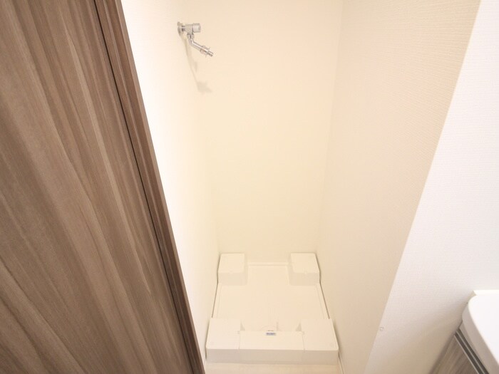 物件内観写真16　(洗濯機置場)