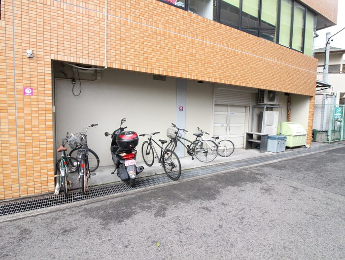 物件外観写真3　(駐輪場)