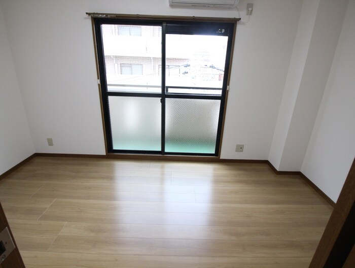 物件内観写真10　(居室)