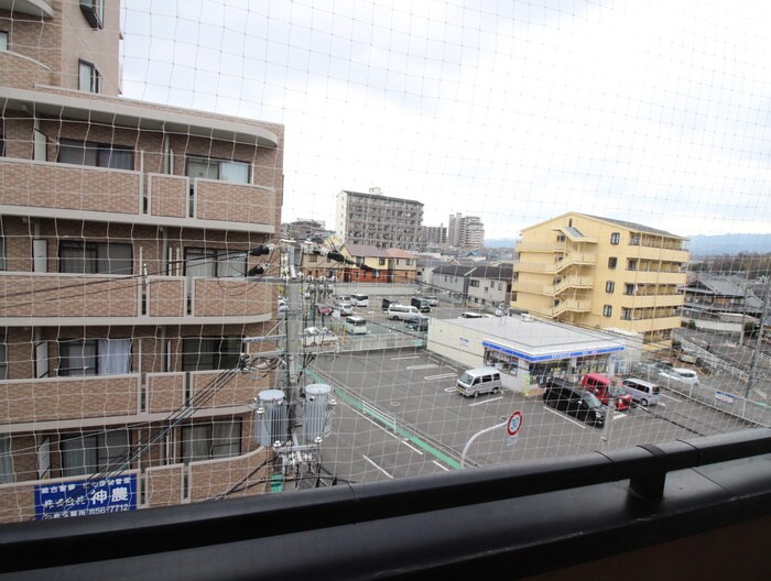 物件内観写真17　(室内からの展望)