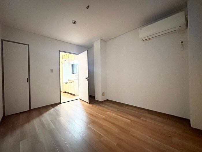 物件内観写真9　(居室)