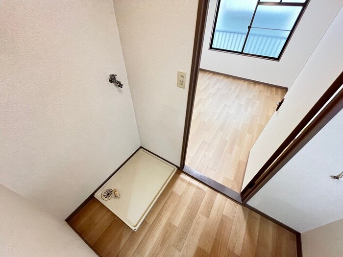 物件内観写真9　(洗濯機置場)