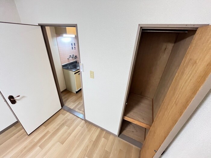 物件内観写真13　(収納)