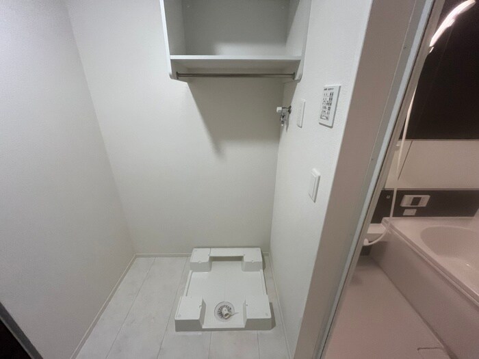 物件内観写真13　(洗濯機置場)