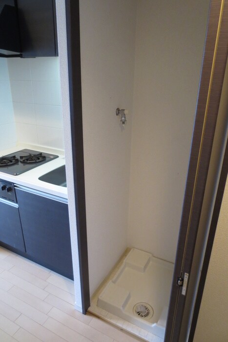 物件内観写真10　(洗濯機置場)