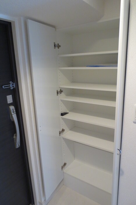 物件内観写真16　(靴箱)