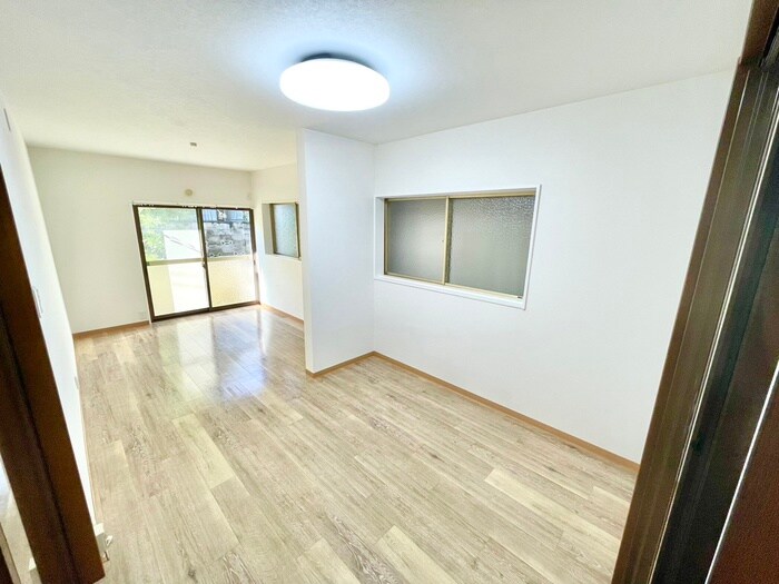 物件内観写真8　(居室)