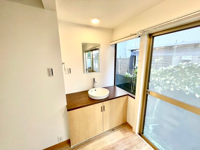 物件内観写真11　(洗面)