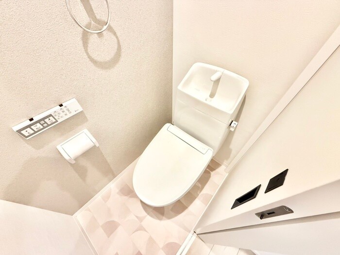 物件内観写真9　(トイレ)