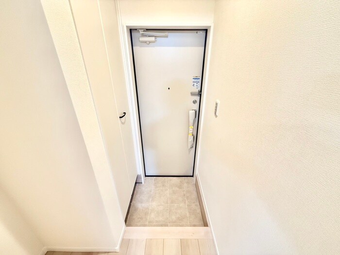 物件内観写真17　(玄関)
