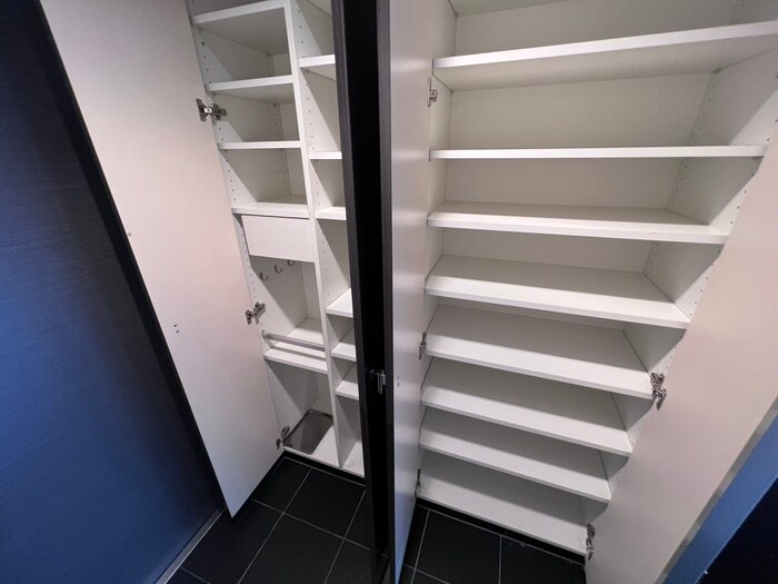 物件内観写真18　(靴箱)