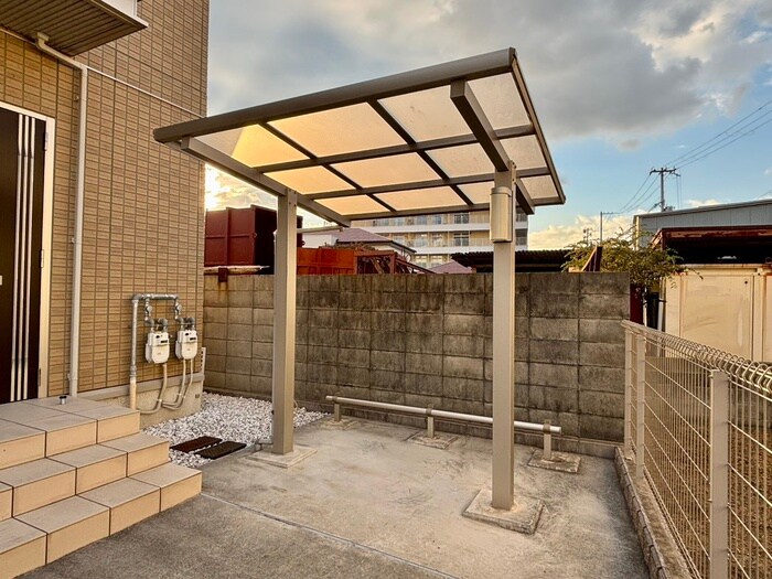 物件外観写真5　(駐輪場)