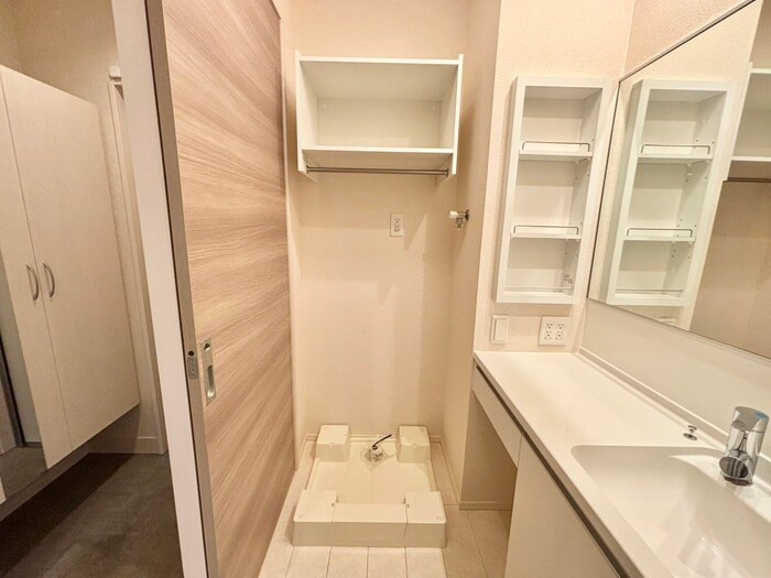 物件内観写真12　(洗濯機置場)