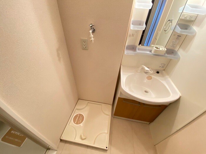 物件内観写真15　(洗濯機置場)