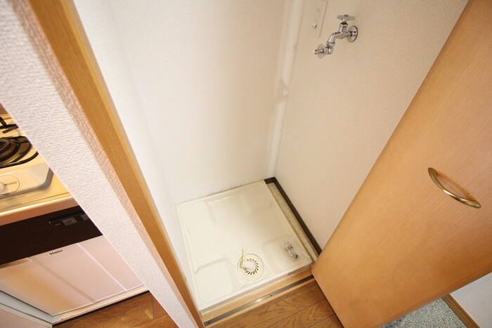 物件内観写真18　(洗濯機置場)